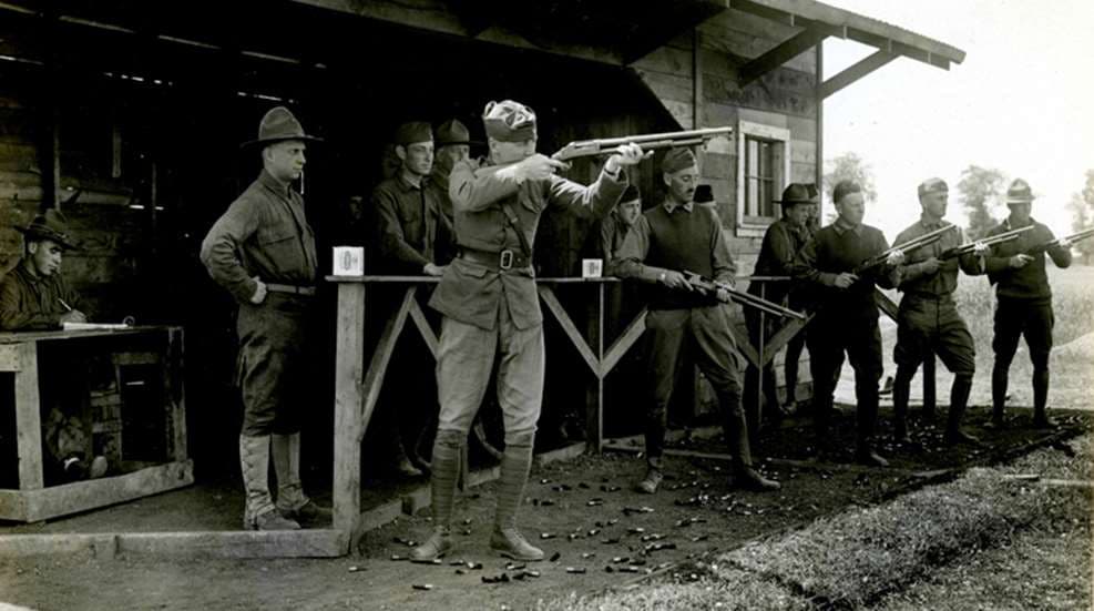 Soldiers-firing-the-1897-trench-gun