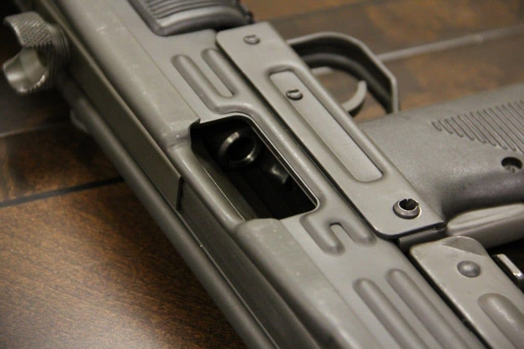 Uzi open bolt