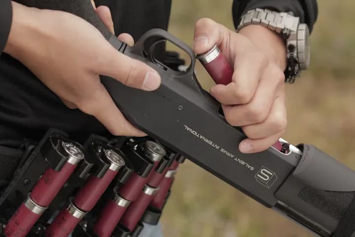 Shotgun twin shell reload
