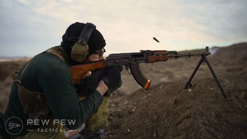 Post Thumbnail Image for post: [Review] Romanian RPK: Haunted AK Squad Weapon?