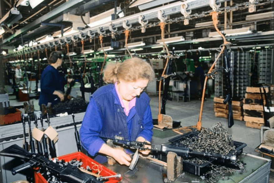 AK-being-built-in-Izhevsk-factory