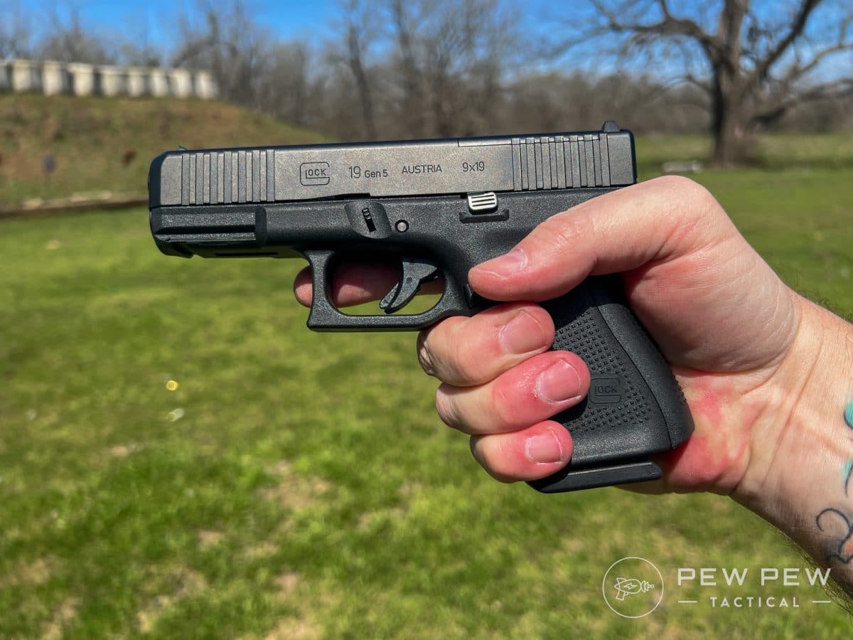 G17 vs G19 19 hand