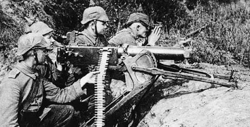 German machine gunners