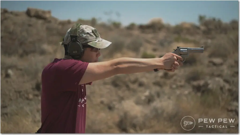 Gripping a S&W 686 Revolver