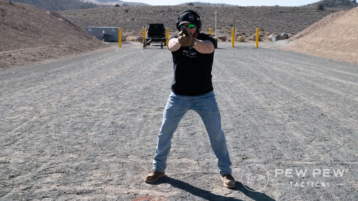 Isosceles shooting stance