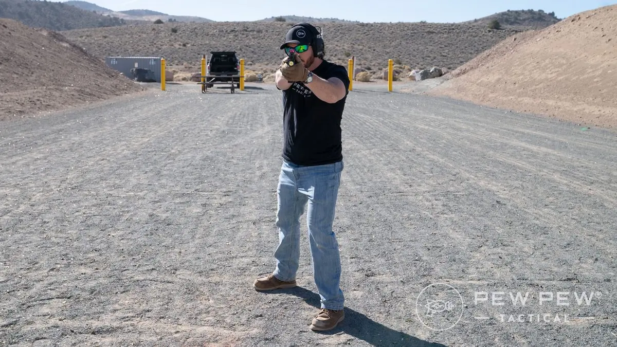 Weaver shooting stance