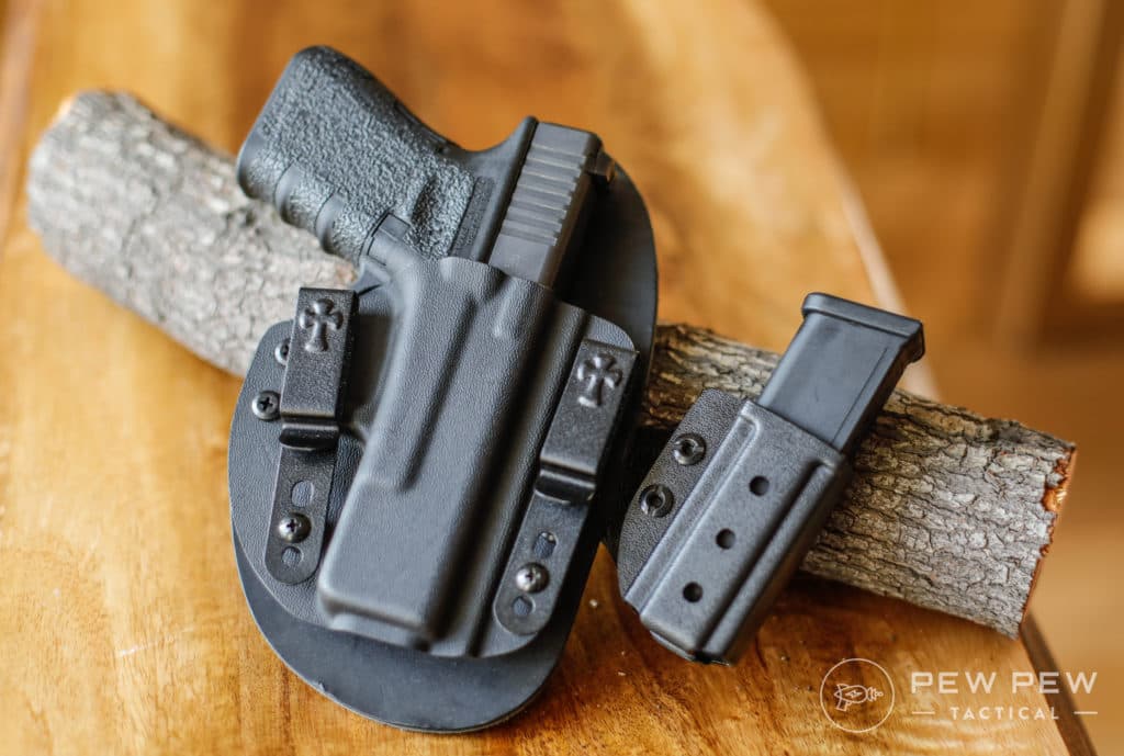 Post Thumbnail Image for post: Finding the Right Magazine Carrier or Holster