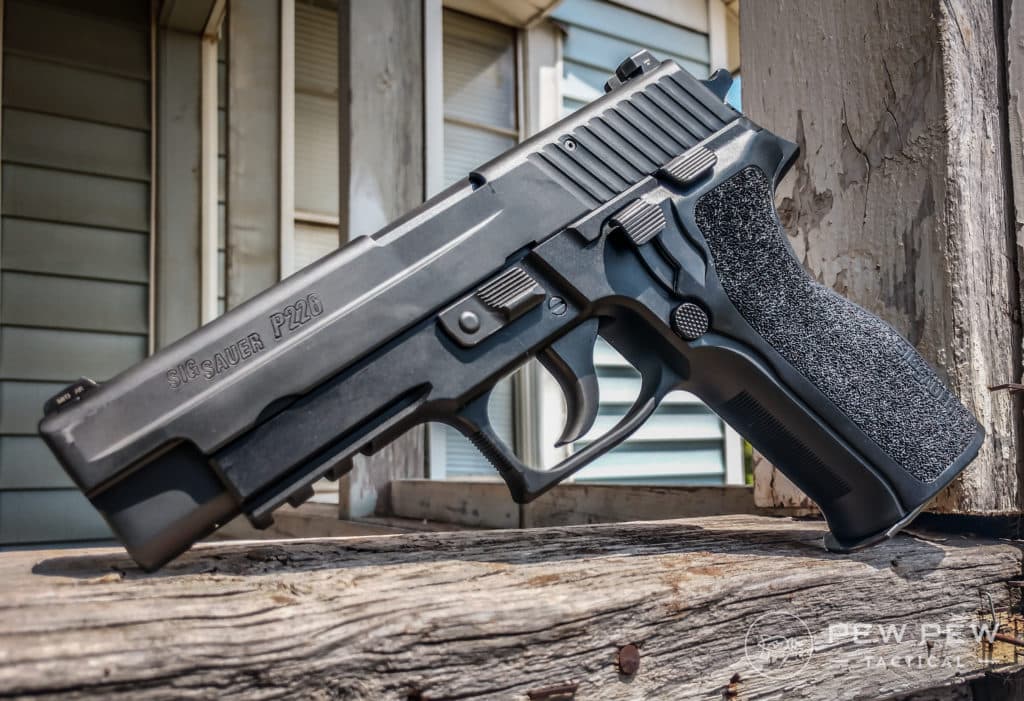 Post Thumbnail Image for post: Sig Sauer P226 Review: Super Solid