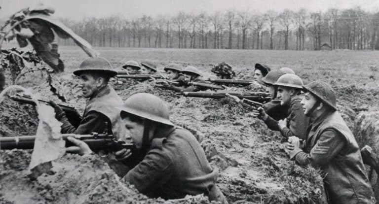 Post Thumbnail Image for post: Famous Guns of WWI: Rifles, Machine Guns, & Pistols