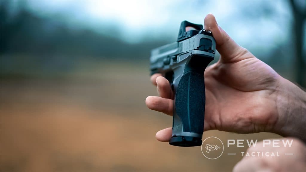 Smith & Wesson M&P 9 M2 0 Metal pose right