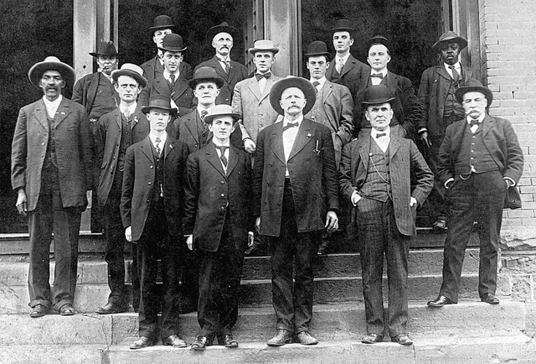Post Thumbnail Image for post: Best Gunslingers & Firearms Trainers Past & Present