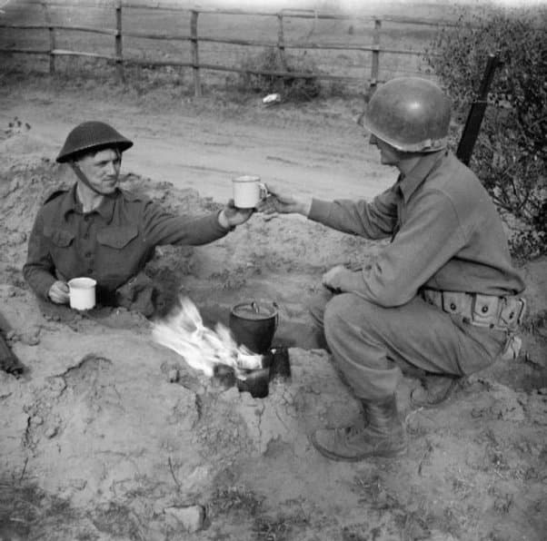 British and American soldier WW2