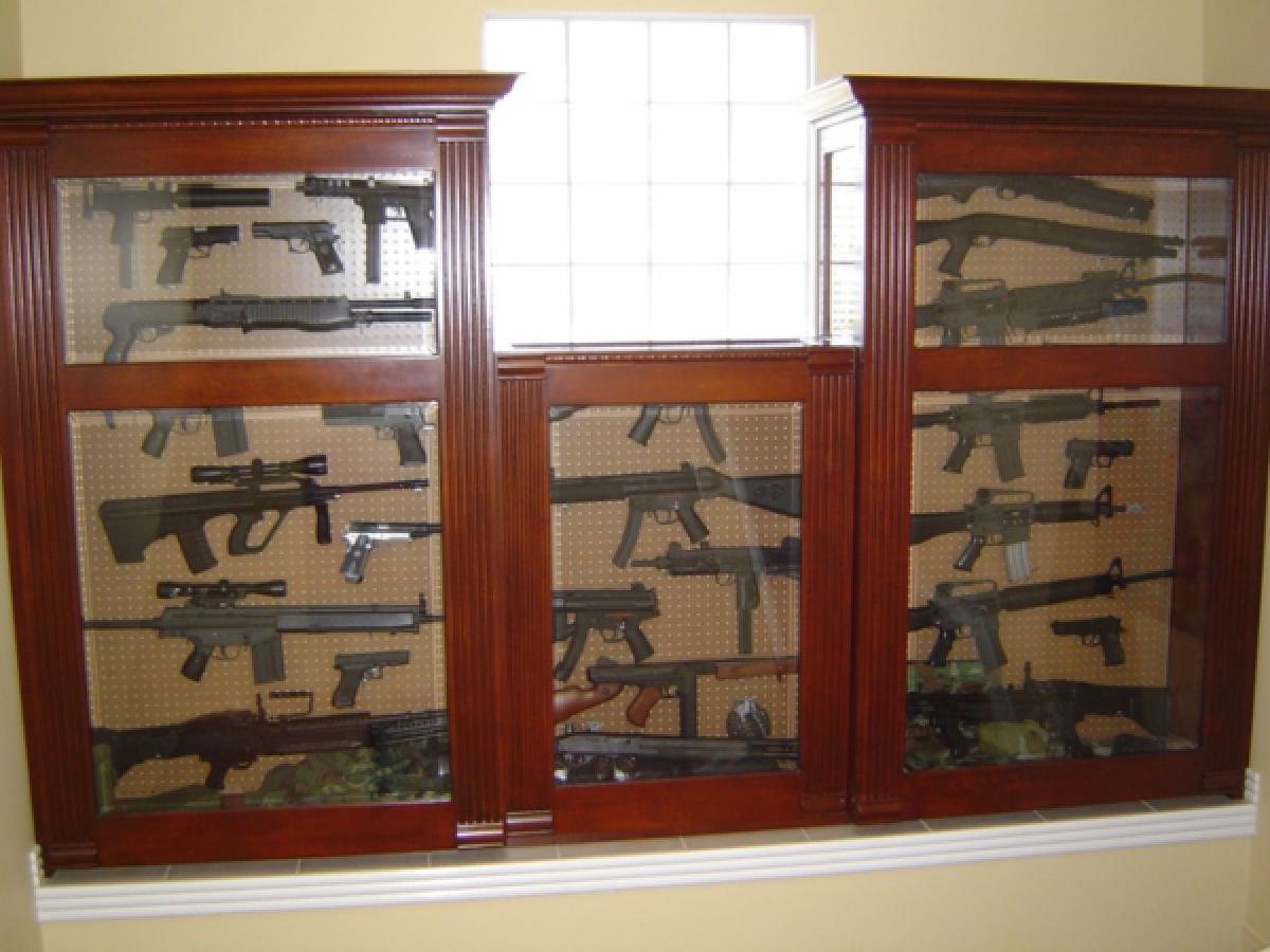 Single Pistol Display Case Wall Mount Solid Hardwood Handgun