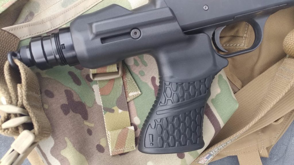 The Blackhawk Knoxx Beachersgrip Gen III on the Author's Mossberg