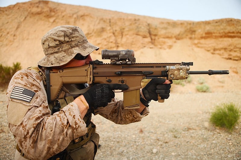 US SEAL FN SCAR 17s