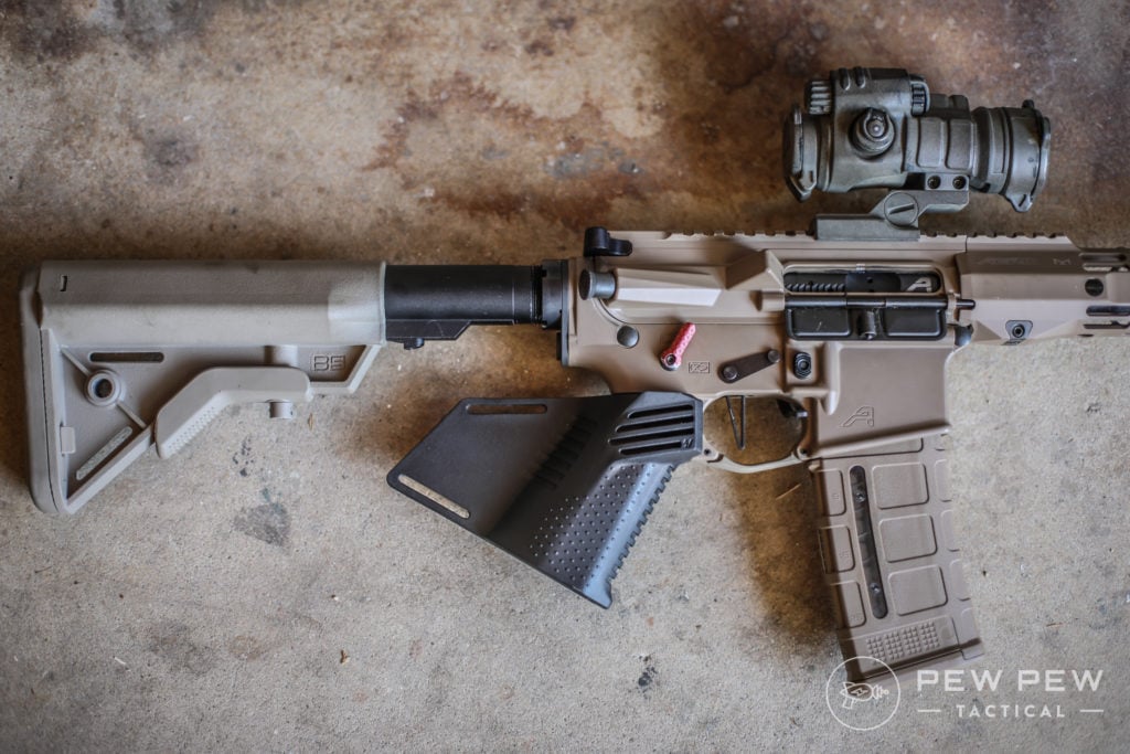 Strike Industries MegaFin, Thumb Shelf