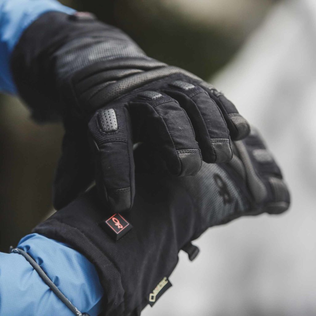 How to pick the best heated gloves, according to experts