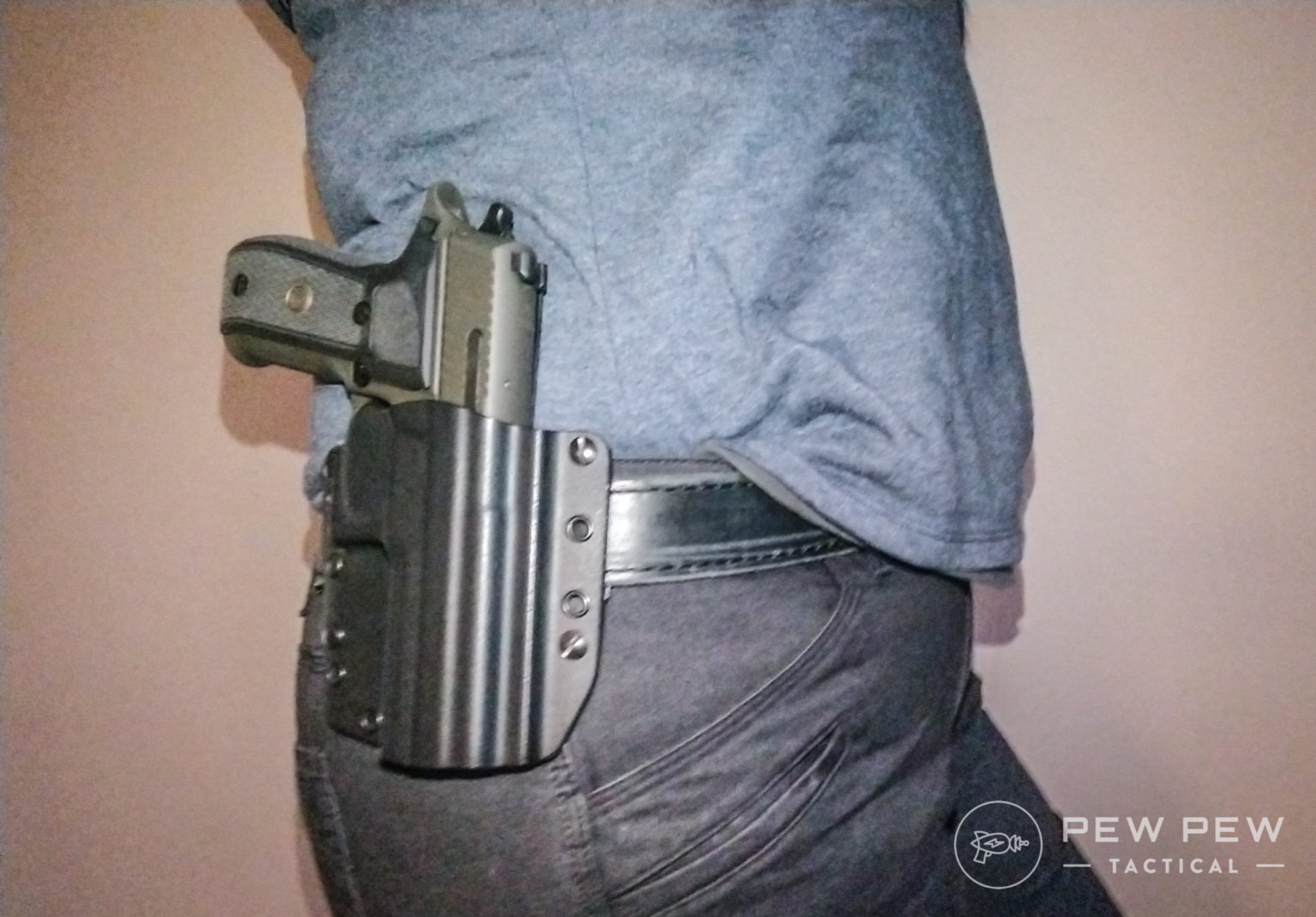 Open Carry vs Concealed Carry [Pros & Cons] Pew Pew Tactical