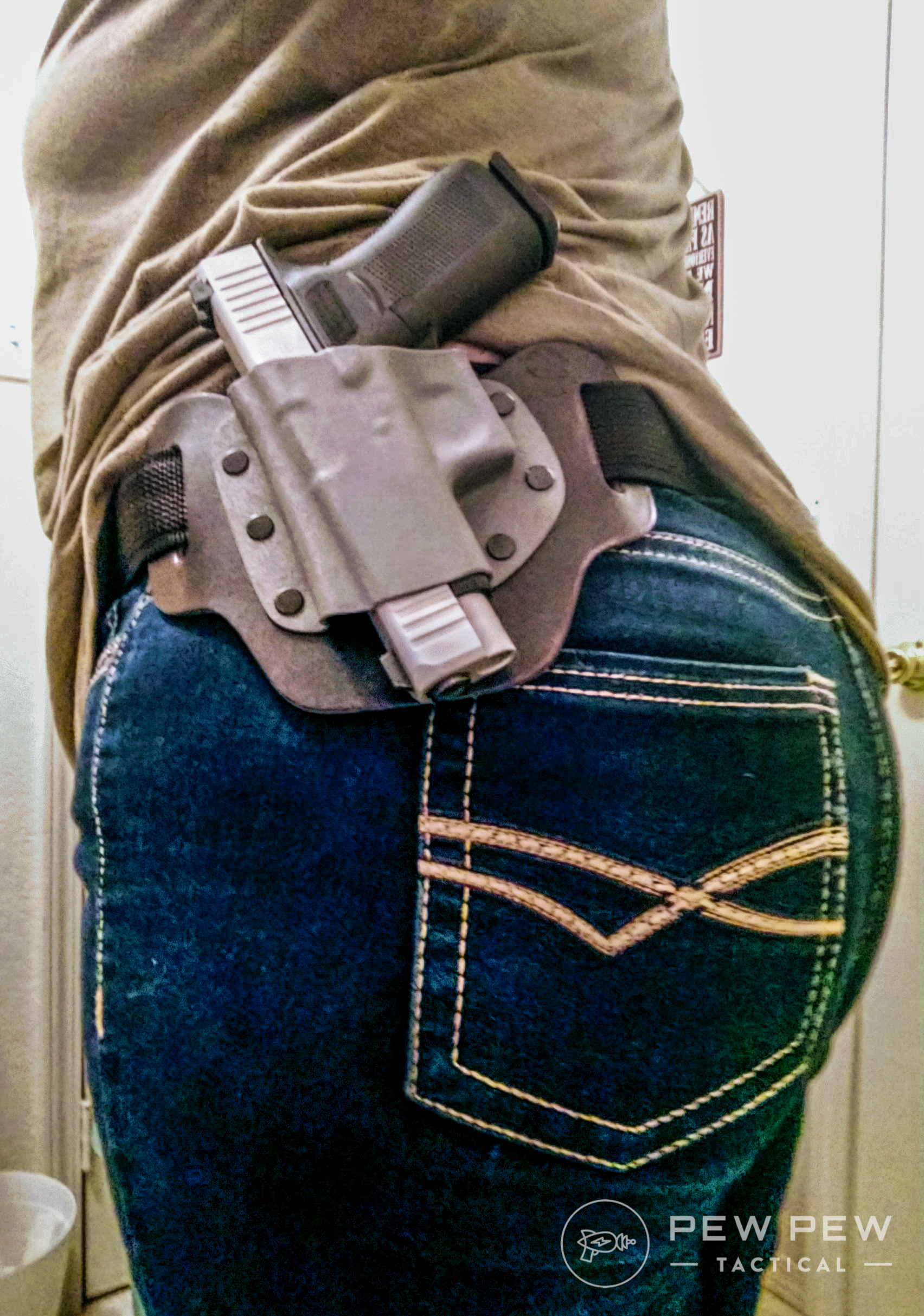 Open Carry vs Concealed Carry [Pros & Cons] Pew Pew Tactical
