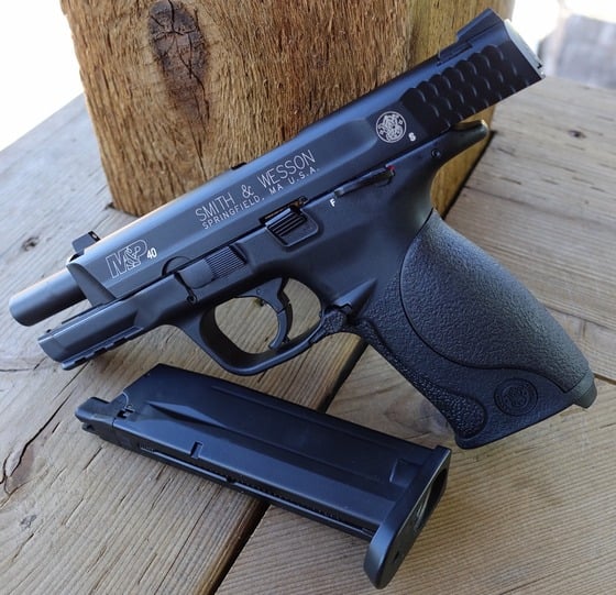 Umarex S&W M&P Blowback with magazine