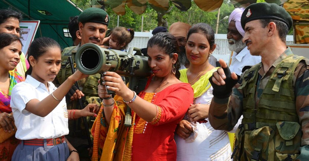 84mm rocket launcher