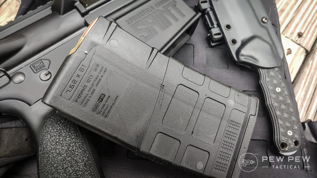 Springfield Saint Pistol Knife and mag