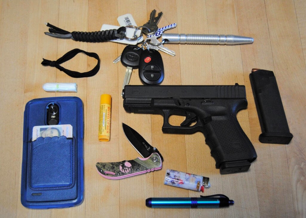 my basic edc for day to day things as a mom with kids who scrape