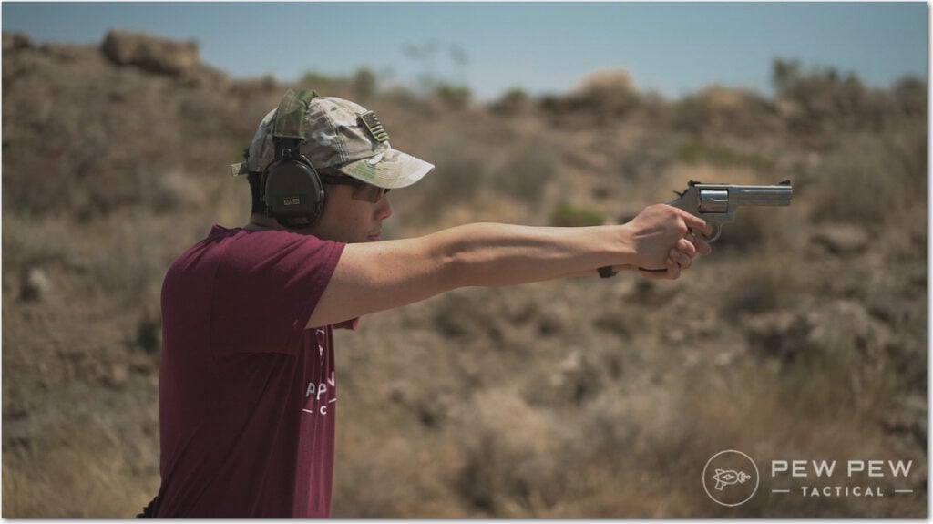 Gripping a S&W 686 Revolver