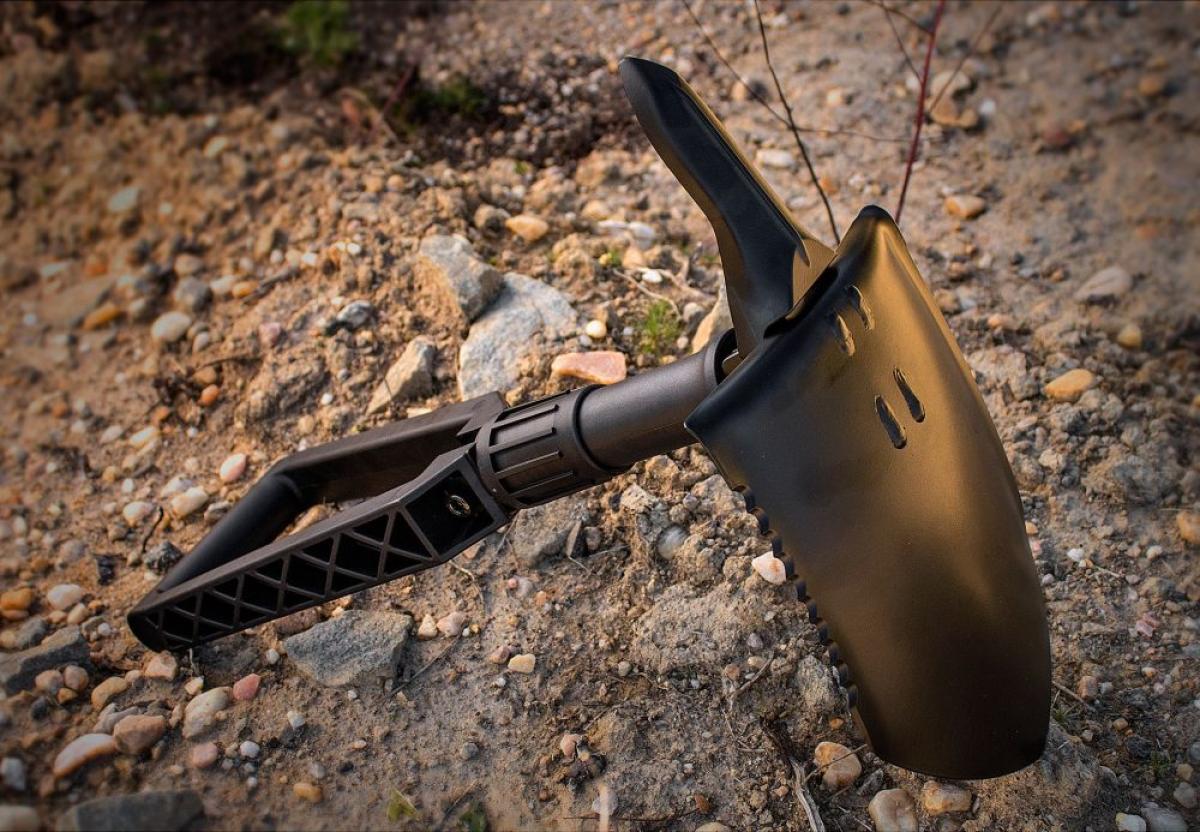 6 Best Survival Shovels & Trench Tools [Guide] - Pew Pew Tactical
