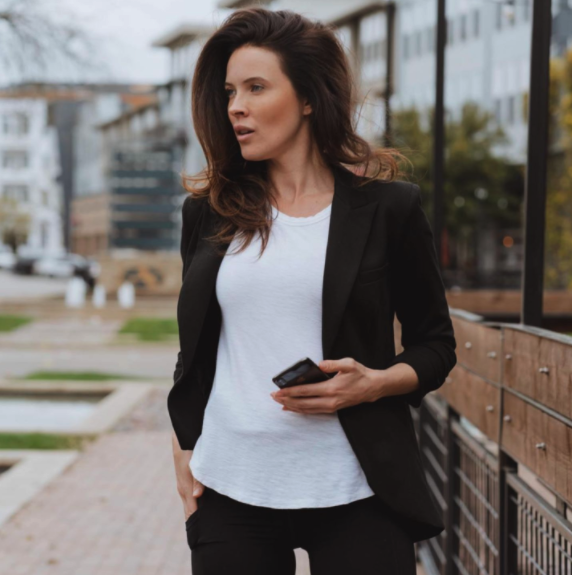 Amy Robbins Alexo Athletica