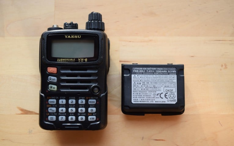 Yaesu VX-6R and battery