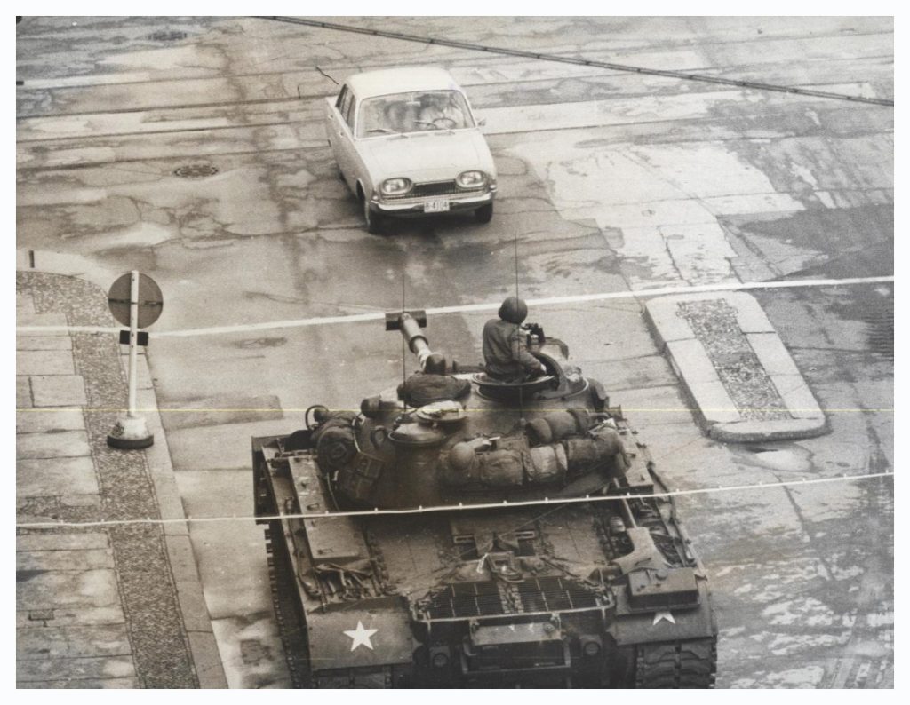 American tank at Checkpoint Charlie