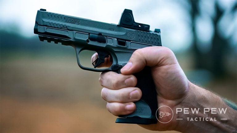 Smith & Wesson M&P 9 M2 0 Metal pose right