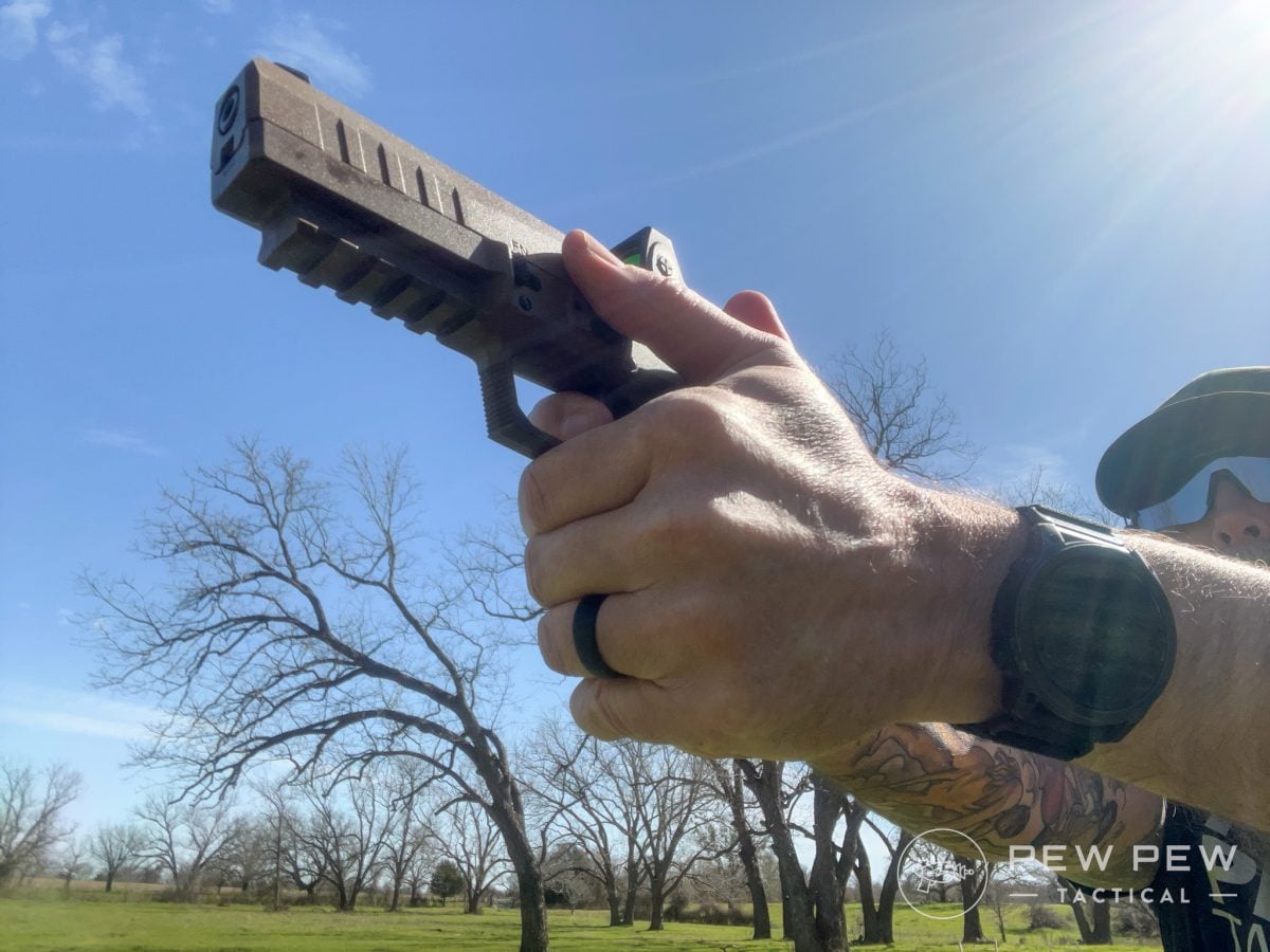 FN Five Seven 2 shoot left close