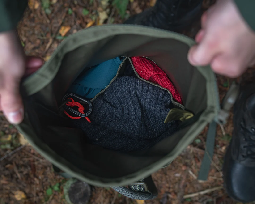 Savotta_Hatka_12L_D-ring_attachment_point_on_the_inside